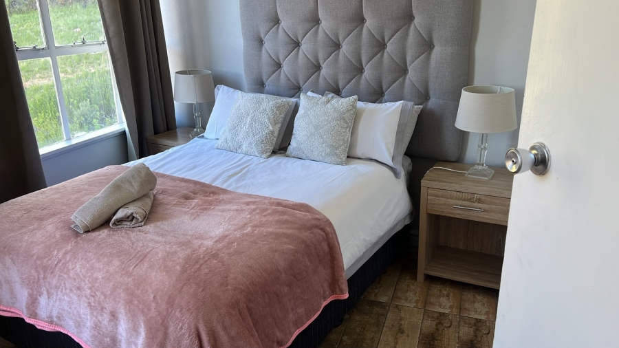 1 Bedroom Property for Sale in Vredehoek Western Cape